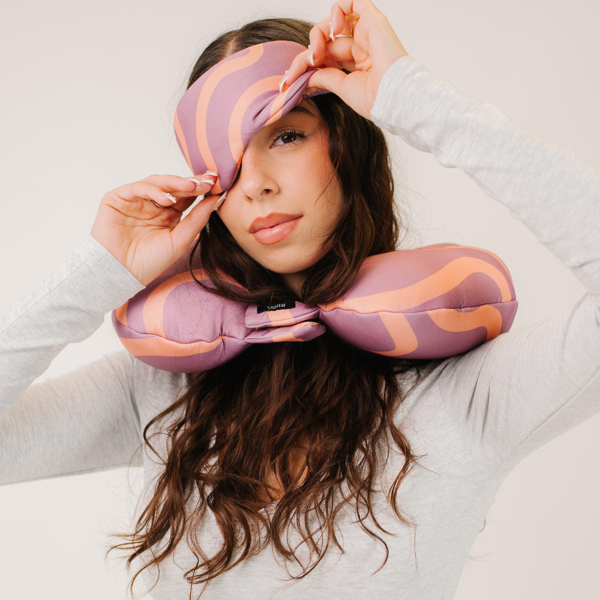 Volta Schlaf-Set: Nackenkissen und Schlafmaske